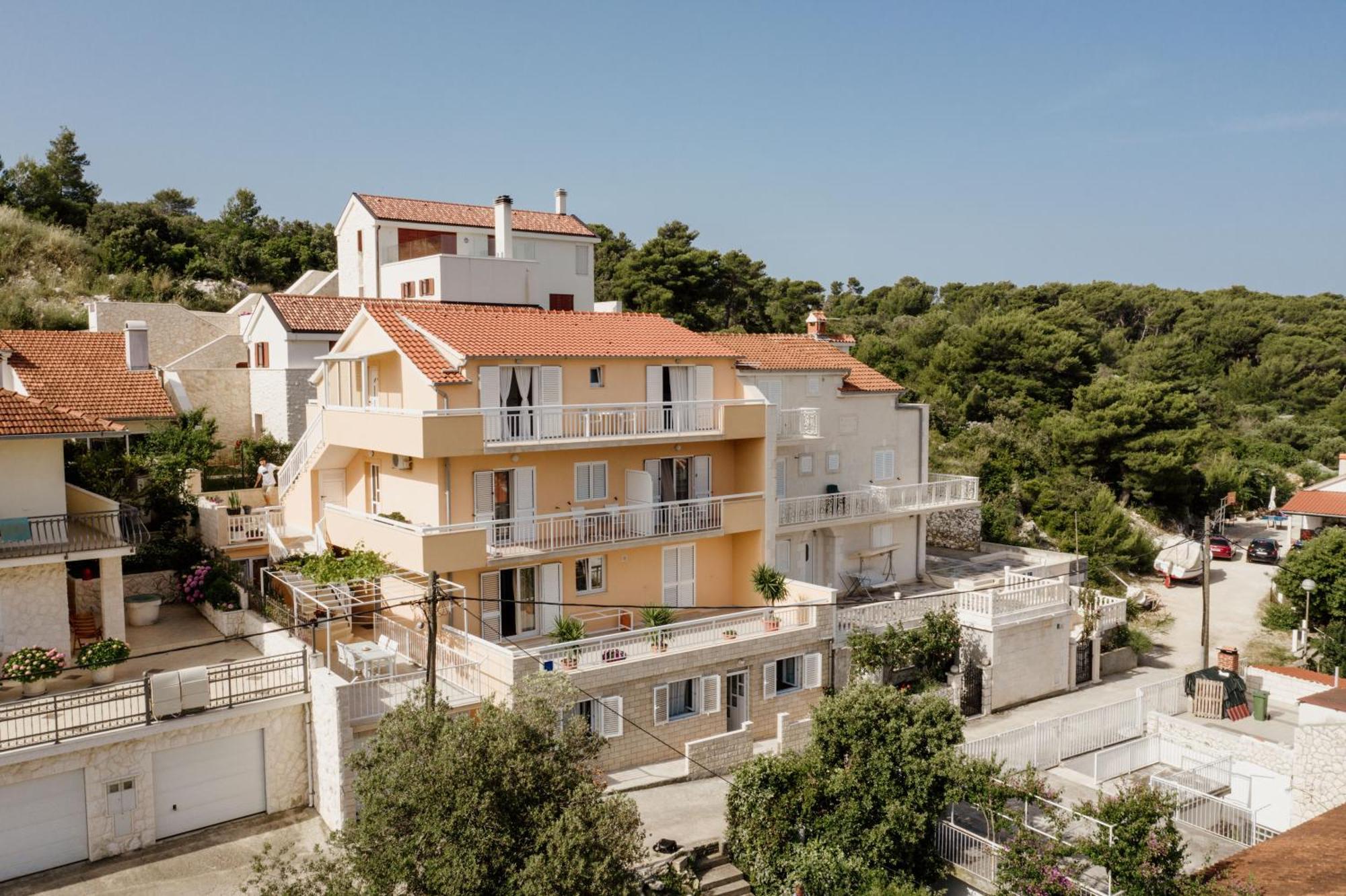 חוואר Apartments Sunny Elza מראה חיצוני תמונה